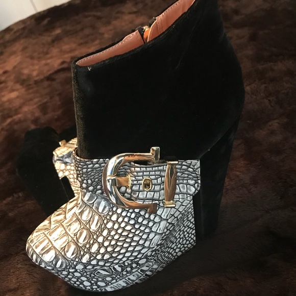 Black and White Booties - Picture 3 of 4